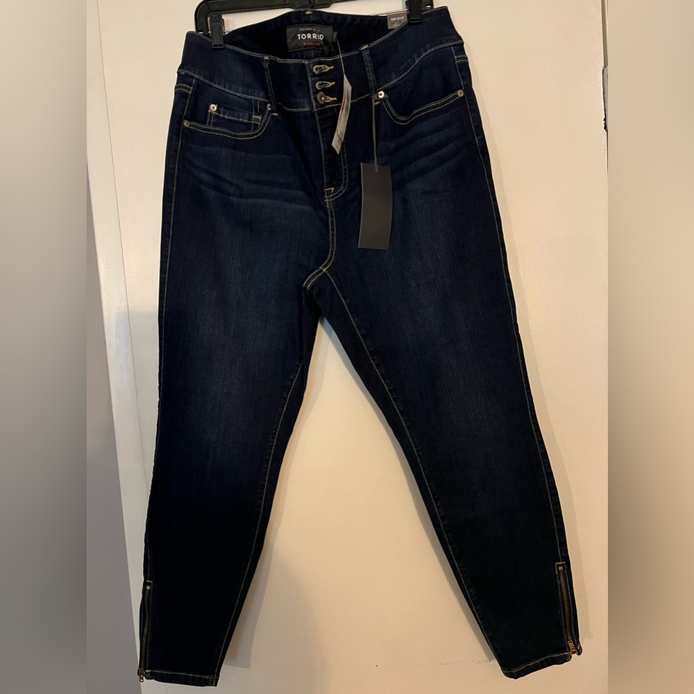Torrid 18R dark wash jeggings NWT